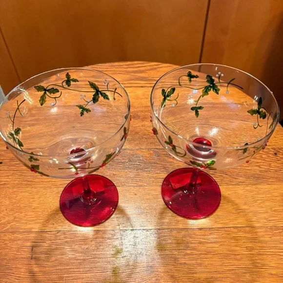 Holiday Festive Coupe Champagne Glasses with Holly - Picture 5 of 6